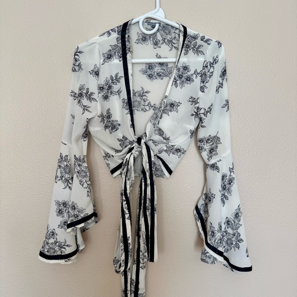 Charlotte Russe Black and White Floral Robe